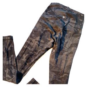 COPY - LULULEMON - Align 28” | Camo | Hi-rise  | …